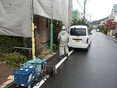 今日は高圧洗浄です | 塗装の話